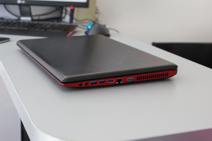Toshiba Qosmio x70-A-12x recenzija  (3 of 11).jpg